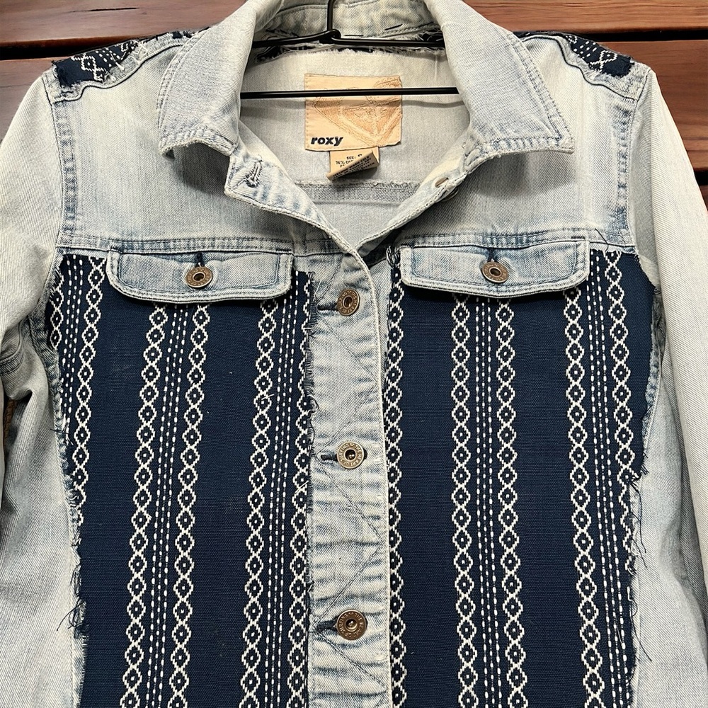 ROXY LIGHT WASH VINTAGE JEAN JACKET